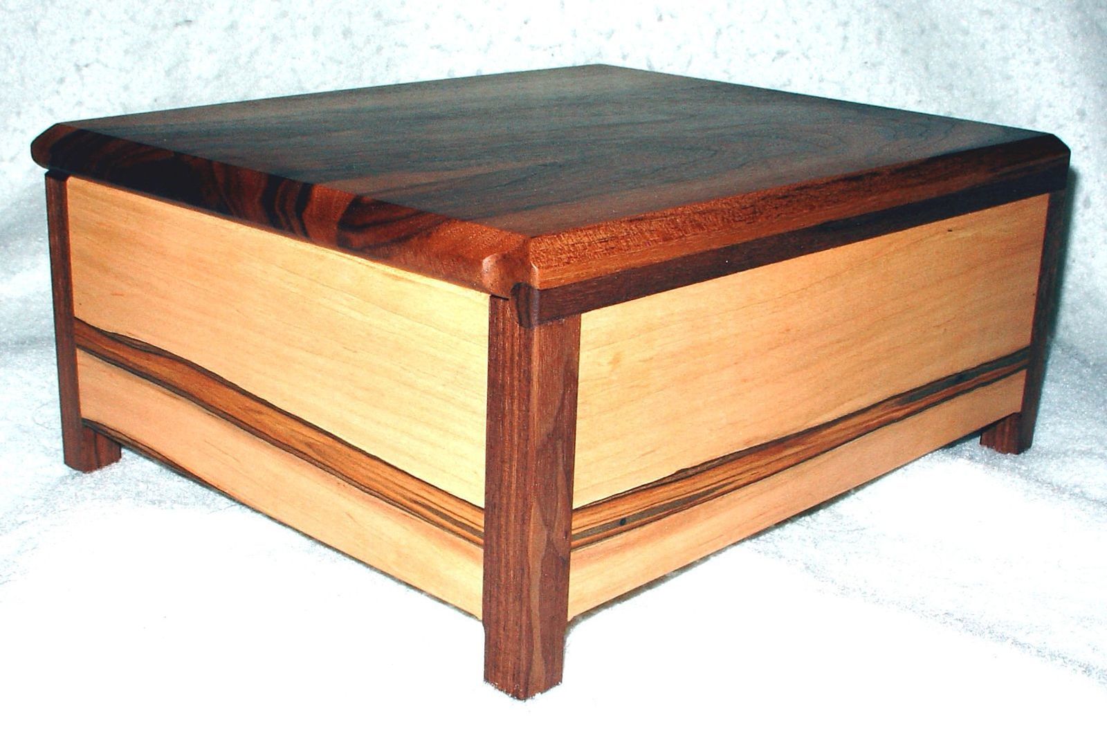 Ambrosia Maple and Claro Walnut Jewelry Box - FineWoodworking