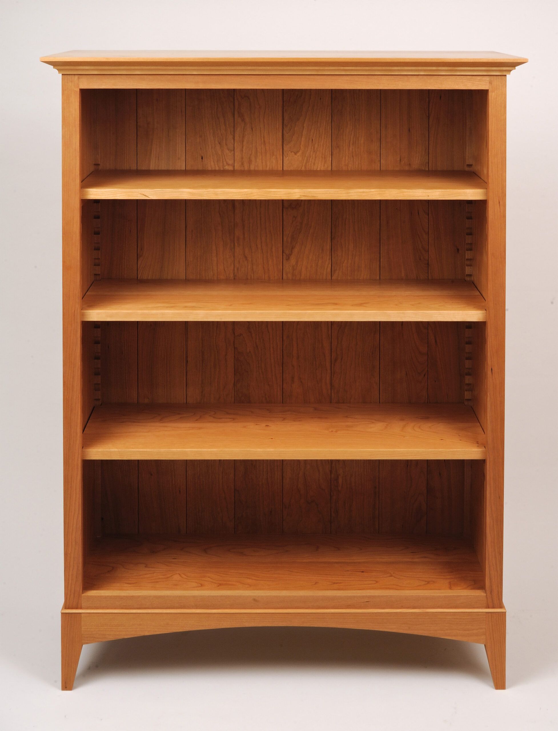 Cherry Bookcase FineWoodworking   EyJlZGl0cyI6eyJyZXNpemUiOnsid2lkdGgiOjE5NTQsImhlaWdodCI6MjU2MH19LCJidWNrZXQiOiJmaW5ld29vZHdvcmtpbmcuczMudGF1bnRvbmNsb3VkLmNvbSIsImtleSI6ImFwcFwvdXBsb2Fkc1wvMjAyMVwvMTFcLzE3MTAzOTQ2XC8xOC1zY2FsZWQuanBnIn0=