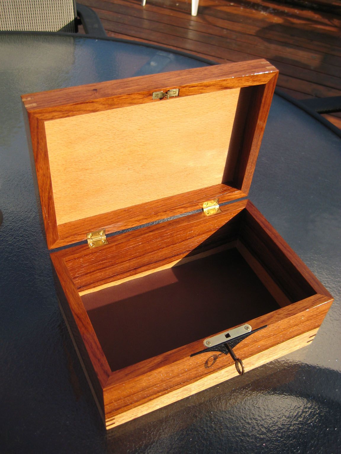 Riverside Box in Honduran Rosewood & European Beech - FineWoodworking
