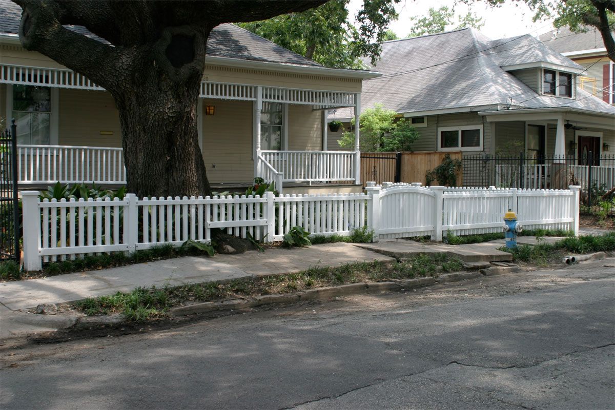 Picket Fence - Fine Homebuilding