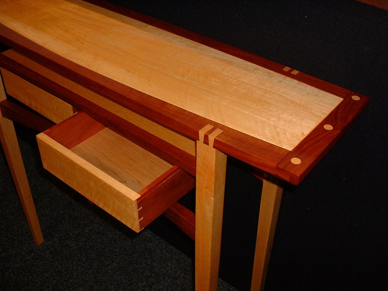 Hall Table With Dovetails - FineWoodworking