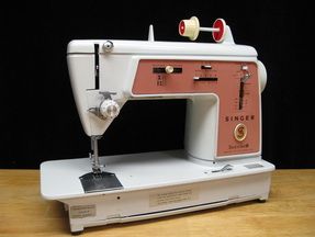 male pattern boldness: Peter speaks: The Singer Toy Sewing Machine