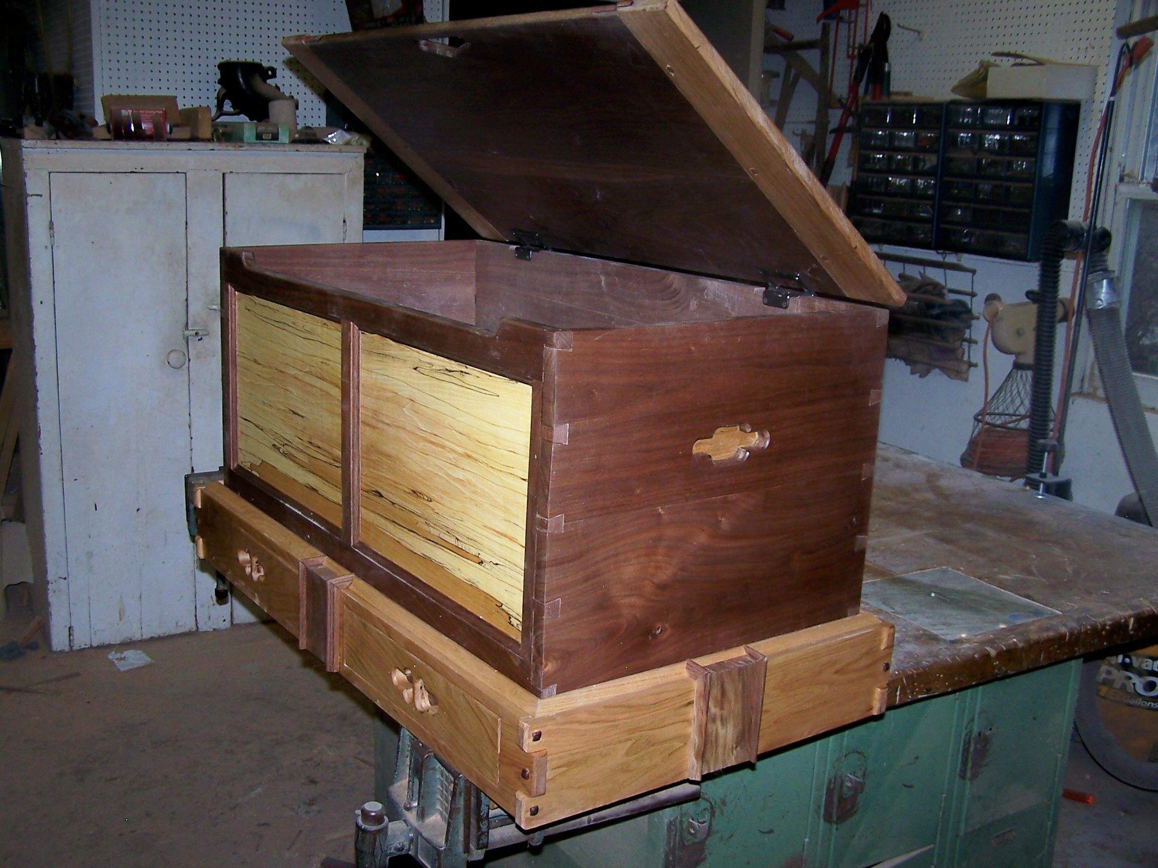 toy box - FineWoodworking