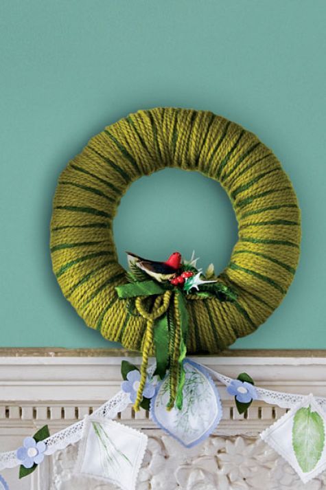 Easy Yarn Wrapped Wreath
