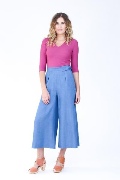 Pull-On Side Button Capri Pant