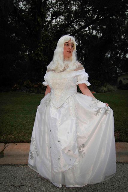 alice in wonderland white queen costume