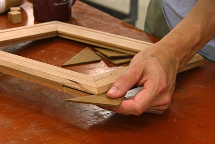 Make a Splined-Miter Picture Frame Without Clamps - FineWoodworking