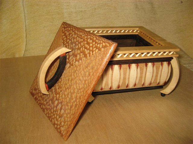 The Suspended Box - FineWoodworking