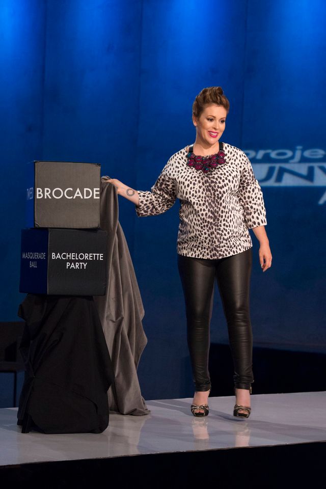 How Alyssa Milano Created a Fan-Gear Fashion Empire for Women - Bloomberg