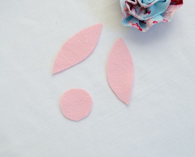 How to Make a Fabric Rosette - Threads