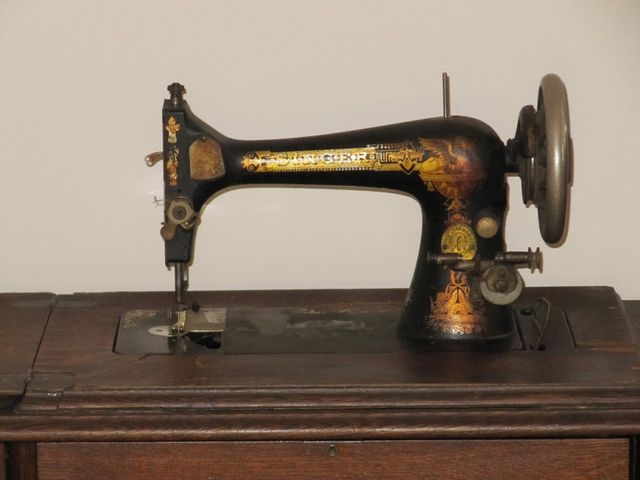 Identifying Vintage Sewing Machines - Threads