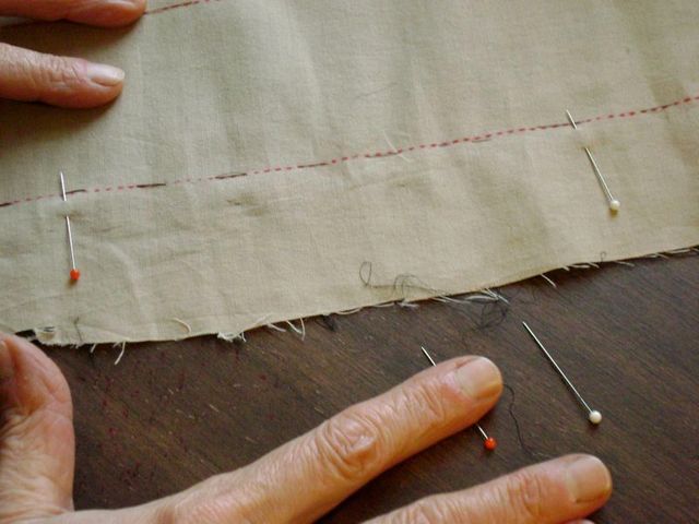 How to Pin Fabric - Pinning Fabric Correctly