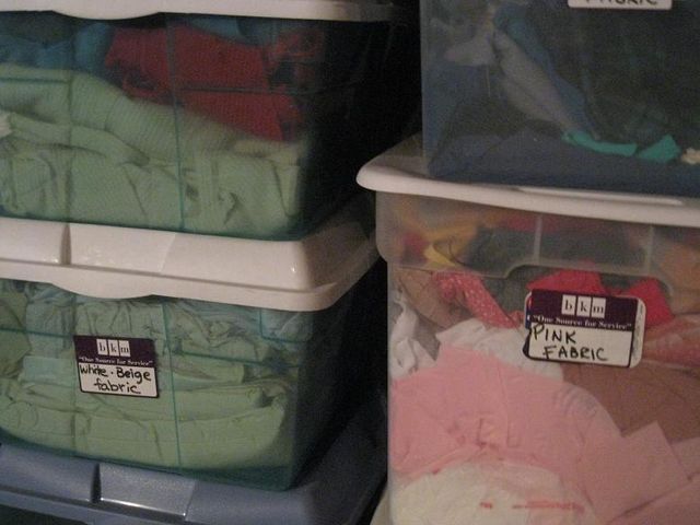 Rubbermaid Food Storage Containers in box - Lil Dusty Online