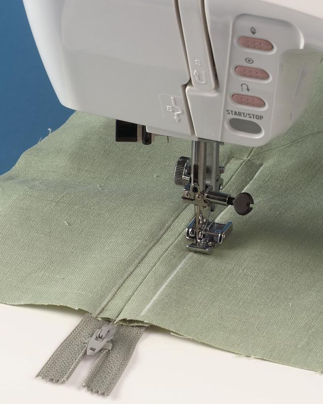 A simple guide to sewing an invisible zipper like a pro! – Common