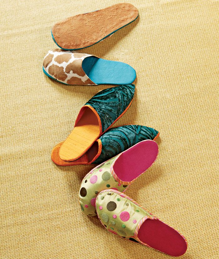 How To Make The Easiest Ever DIY No Sew Fabric Flip Flops!