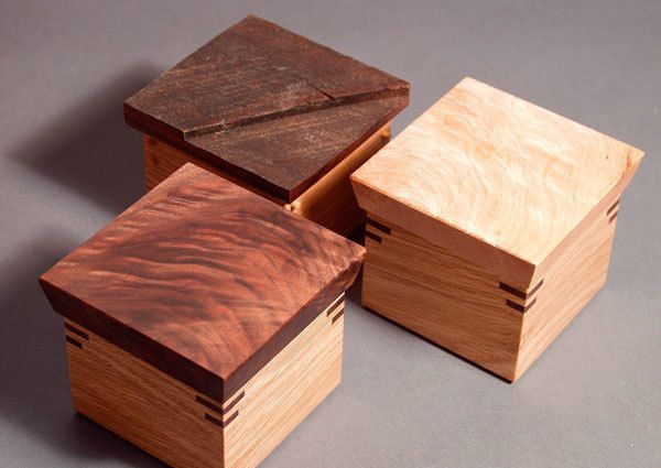 Make a box with a built-in hinge - FineWoodworking