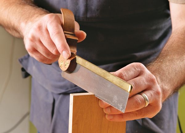 I made this knife sharpening jig with hand tools : r/BeginnerWoodWorking