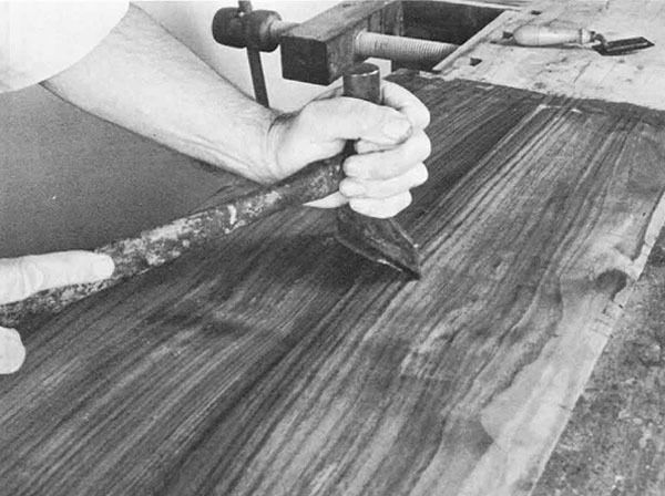 Hammer Veneering - FineWoodworking