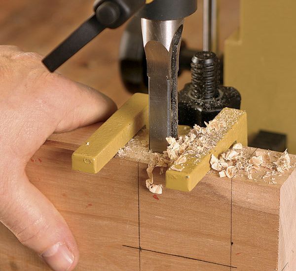 Wood deals chisel machine