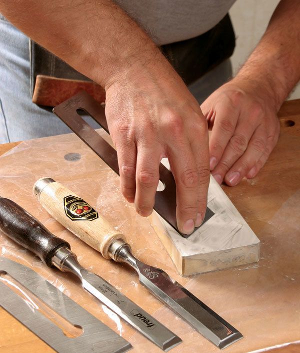 How to Sharpen a Chisel Freehand - FineWoodworking