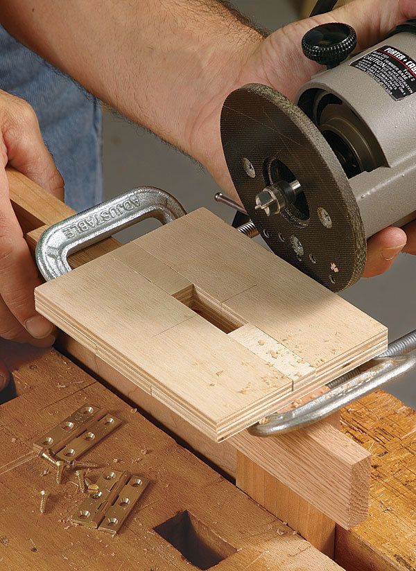 How To Mortise Door Hinges Using a Router - WOOD magazine 