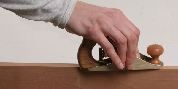 Six Ways to Hold a No. 1 Plane - FineWoodworking