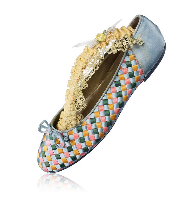 Madame Pump Adores The Ultimate Bespoke Shoe Shaper Made in the USA! Threads