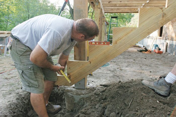 How To Build Strong, Smart Deck Stairs - Fine Homebuilding
