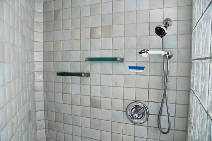 Shower Walls and Surrounds