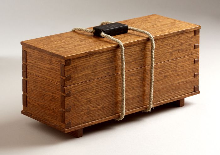 Rope handle spices up a tea box - FineWoodworking