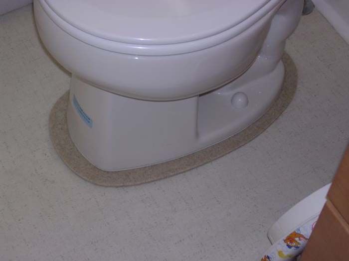 Should You Seal the Joint Where a Toilet Meets the Floor? Fine