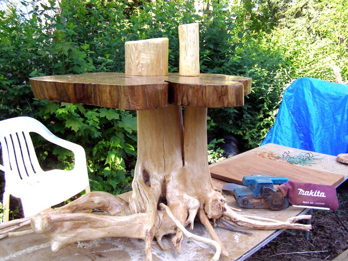Rustic Elm Side Table with Hard Maple Base and Matching Vases