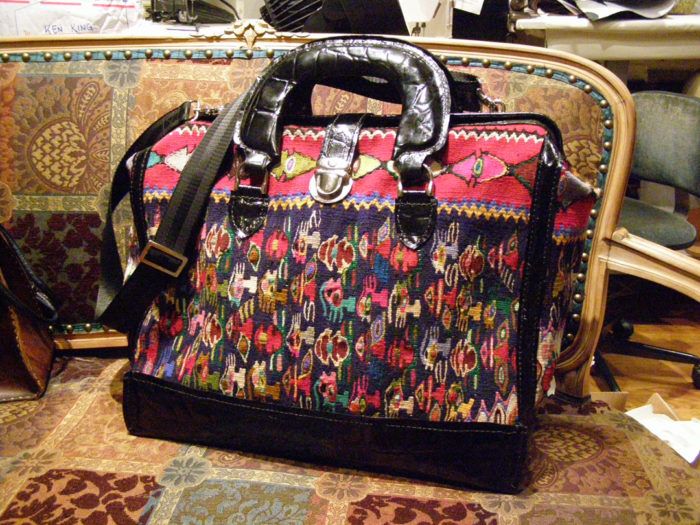 Make a Mary Poppins-Style Carpetbag: Part 2 - Threads