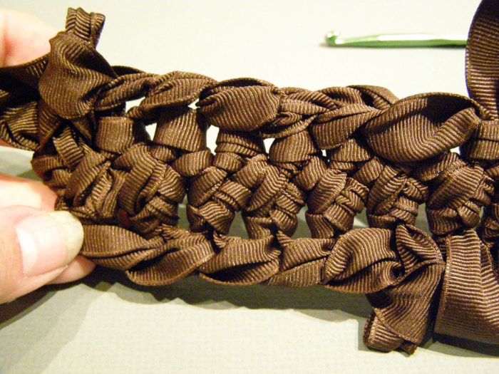 How to Make Hairpin Lace - Threads