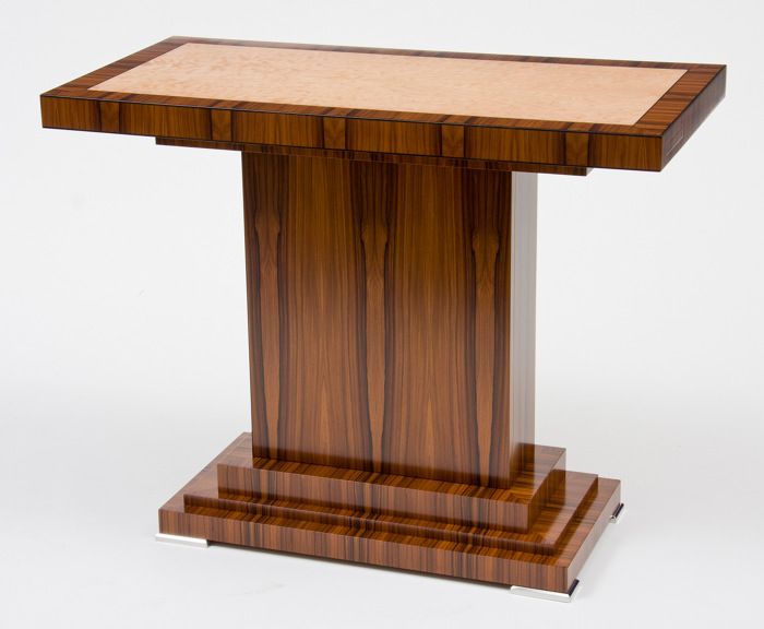 Incredible table tricks the eye - FineWoodworking