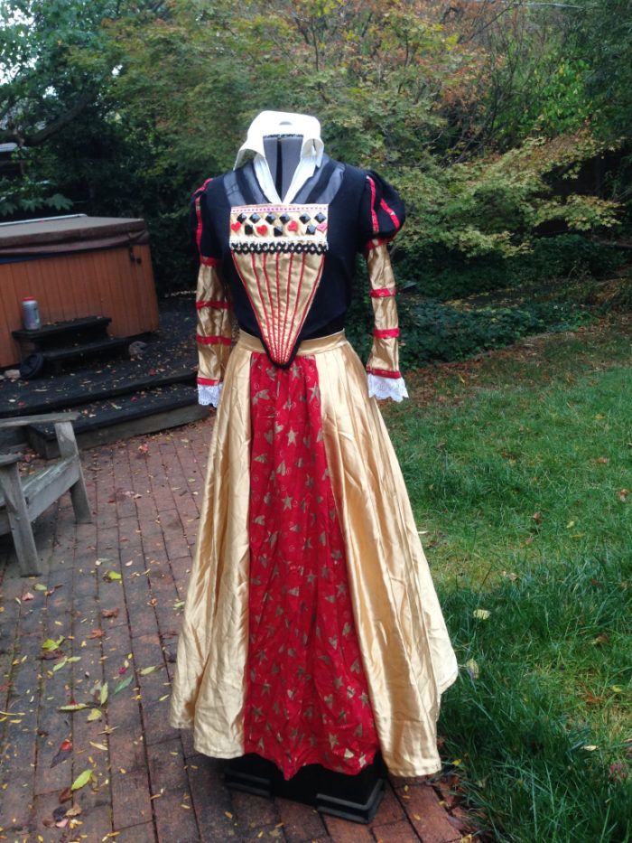 Forum Alice In Wonderland Queen Of Hearts Costume 
