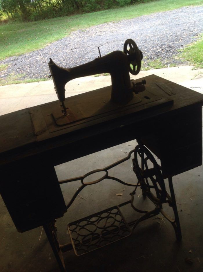 Antique Sewing Machine Minnesota A Threads
