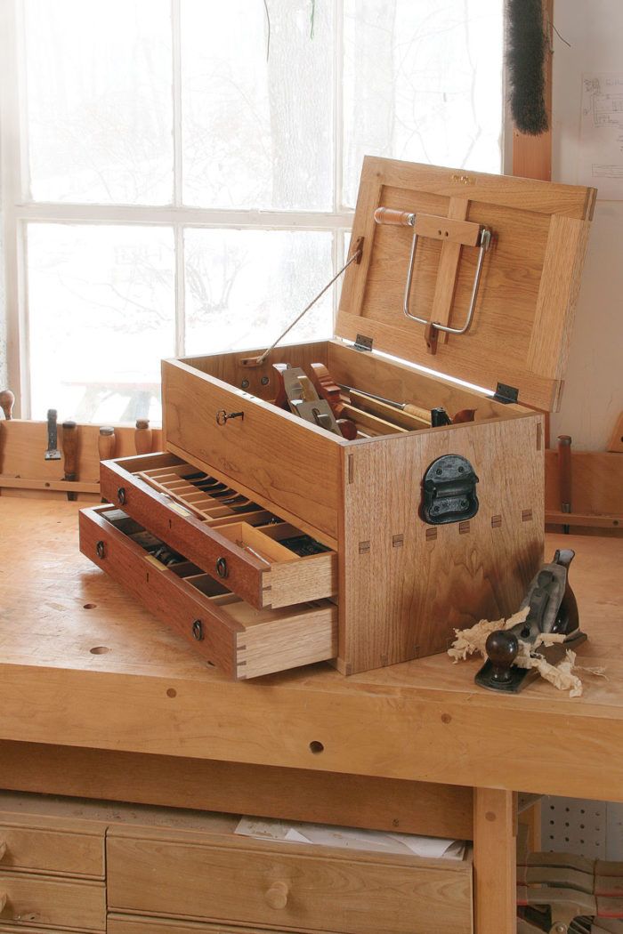 Tool Chest with Drawers - FineWoodworking