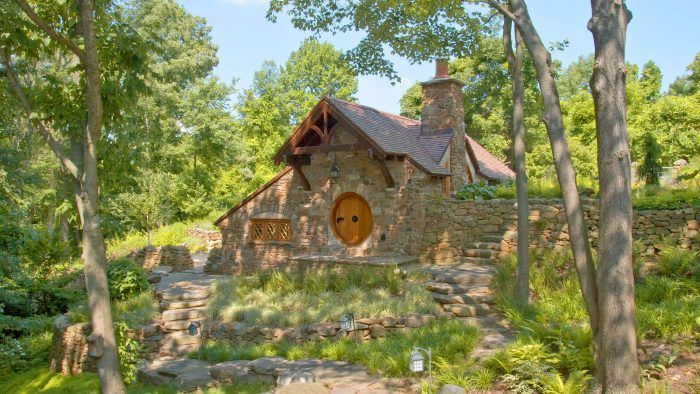 Hobbit Tree House, Design Bringing Fantasy into Life