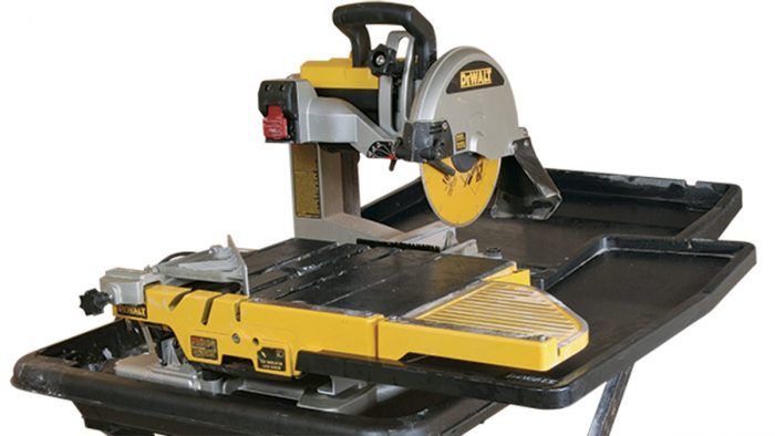 Types of outlet tile saws