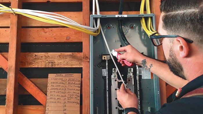 8 Essential Tools to Maximize Cable Management in Your Home