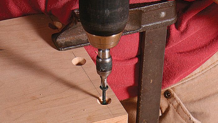 How to drill holes deals for screws