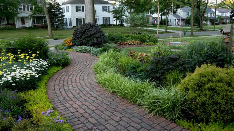 Tour a Beautiful, Eco-Friendly Front-Yard Garden