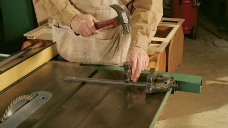 On Cabinetmakers' Hammers & Their Usefulness