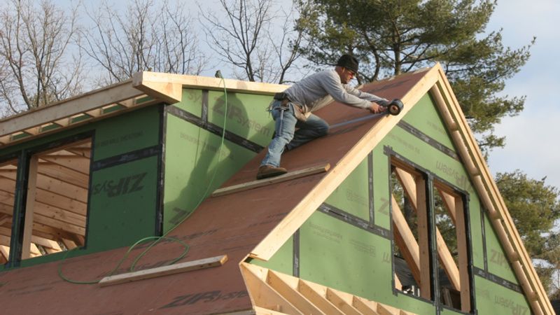 How To Sheathe a Roof - Fine Homebuilding