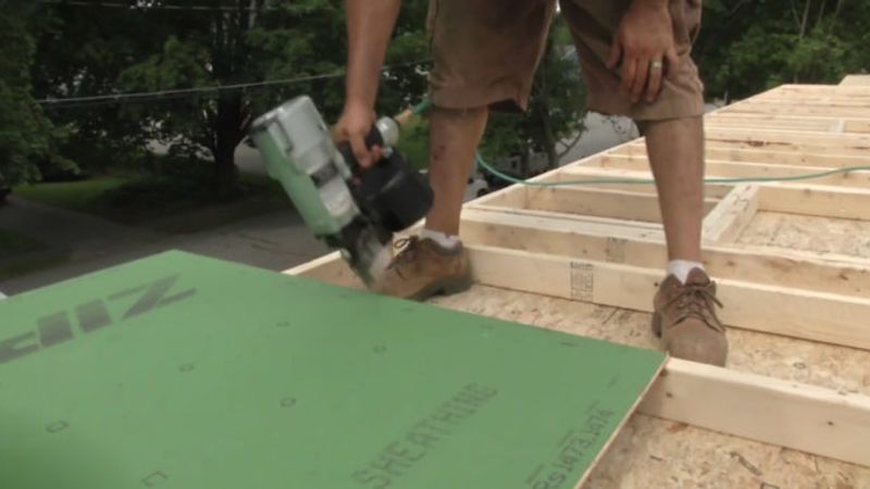 Installing ZIP System Sheathing: Taping Seams and Corners - Fine  Homebuilding