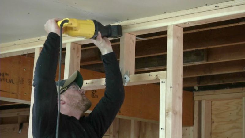 How to Demolish a Nonbearing Stud Wall - Fine Homebuilding