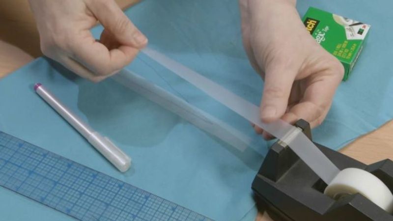 Video: Make a Thimble Liner From a Rubber Fingertip - Threads