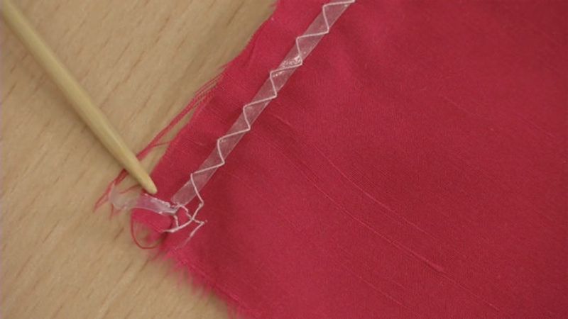 A Quick Sewing Tip To Gather Fabric Evenly Video Threads